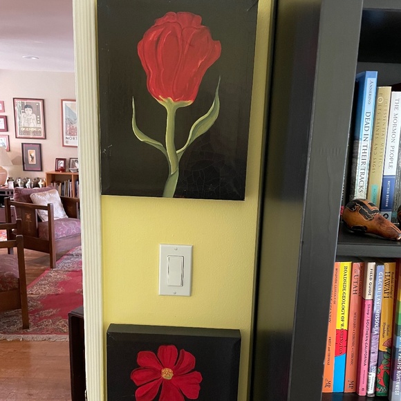 PRICE DROP! Dramatic hand painted red flowers 11 x 14" stretch canvas - Set of 2 - Picture 2 of 16